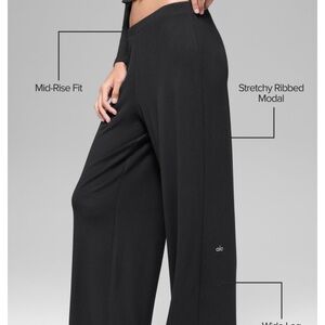 ALO Yoga black wide leg pant